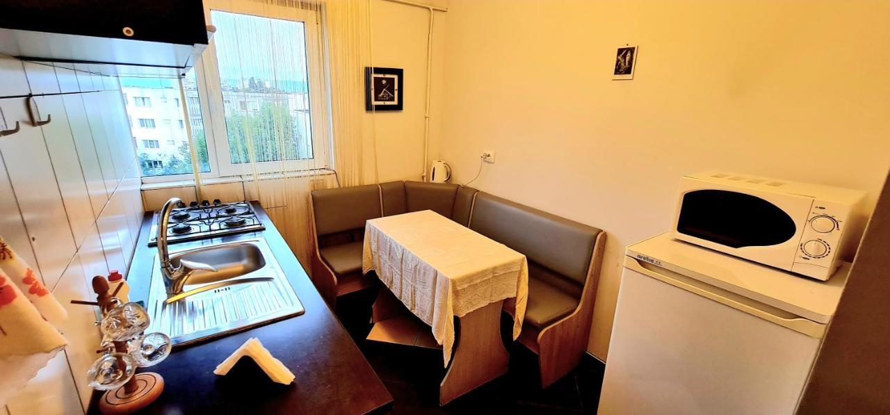 Ultracentral Apartments Bacau Ngoại thất bức ảnh