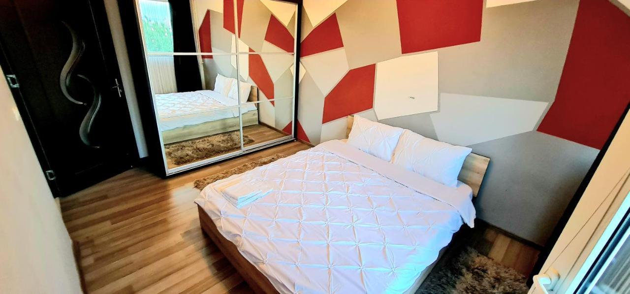 Ultracentral Apartments Bacau Ngoại thất bức ảnh